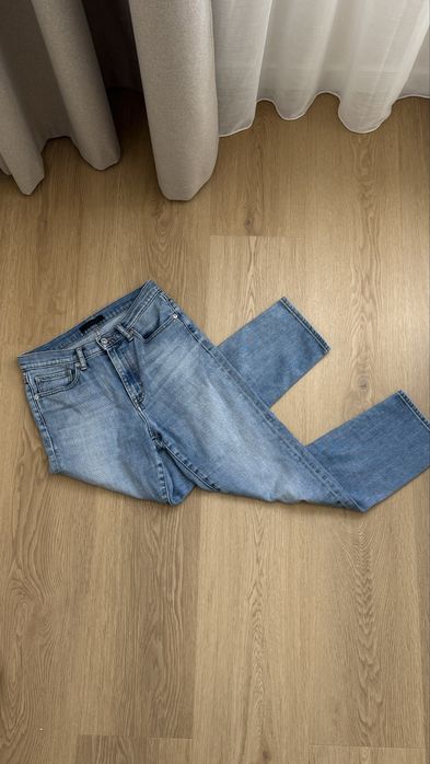 Сини дънки Uniqlo