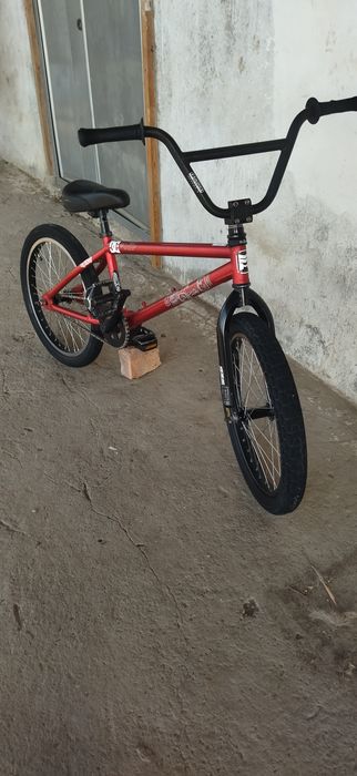 продаётся трюковой Крутой BMX ждет нового владельца!