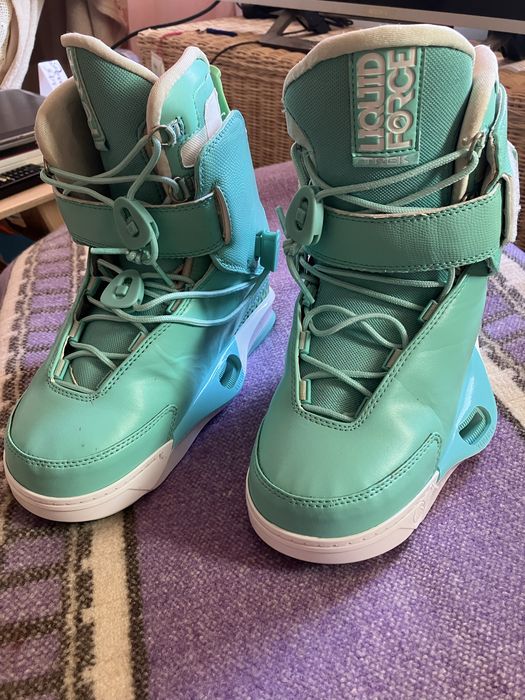 Wareboard Liquid Force+bindings