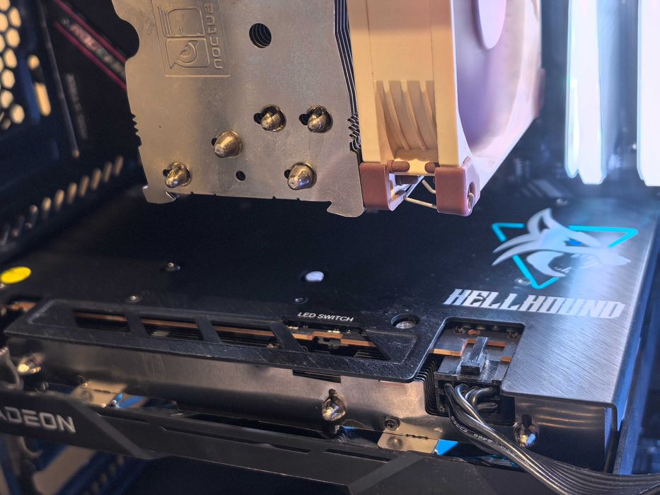 AMD RX 6600 8GB PowerColor Hellhound в отлично състояние