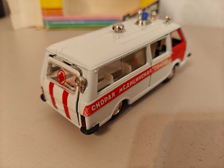 модель РАФ 2203 Скорая помощь