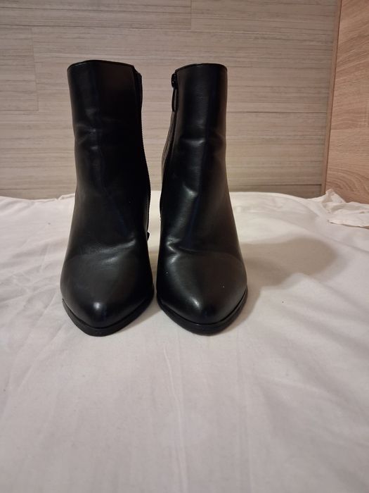 Botine negre mărimea 36, toc gros, aspect croco, material sintetic (nu