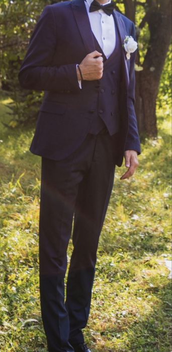 Costum de mire Suvari – slim fit, eleganță impecabilă!
