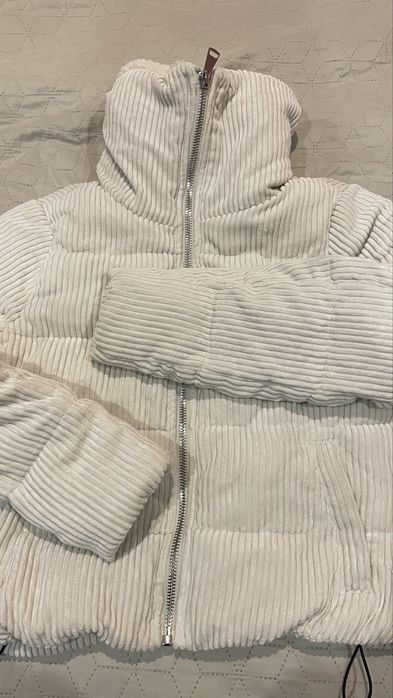 Бяло, топло яке!