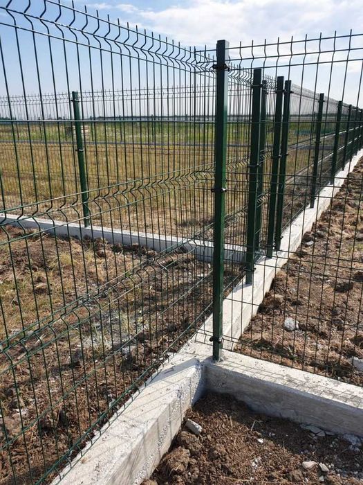 Garduri si porti moderne din sipca metalica, plasa bordurata, fier