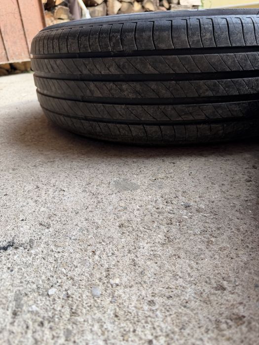 Michelin Primacy 4 215/65/17 dot 0823