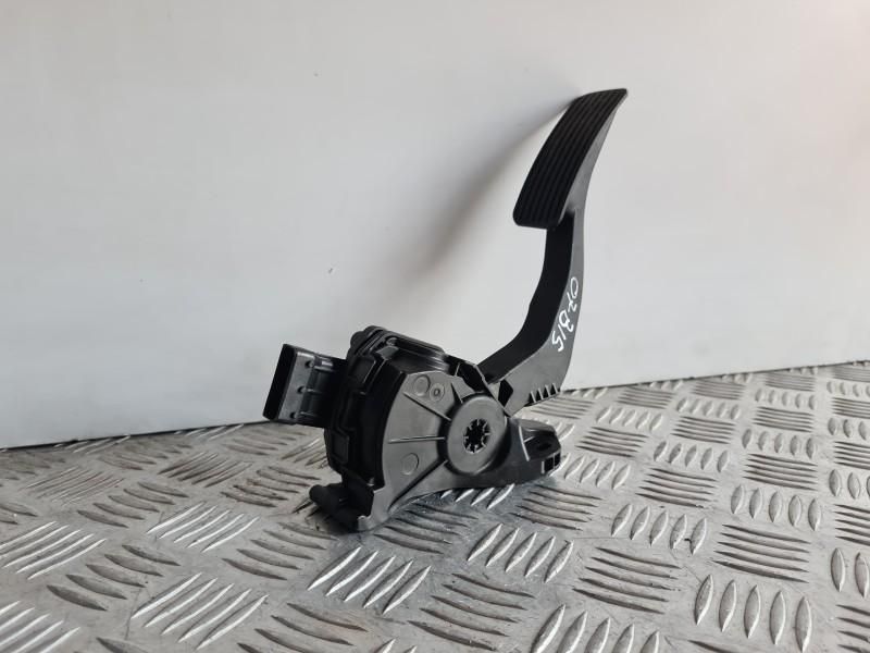 Pedala acceleratie Opel Astra J Facelift