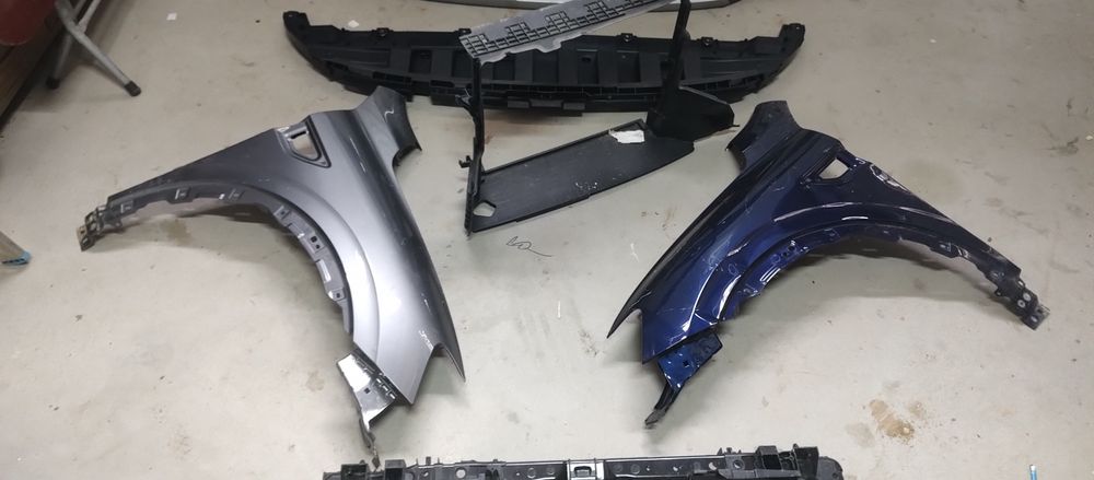 Bara fata, capota , trager , aripa st și dr Renault arkana 1.6 hibrid