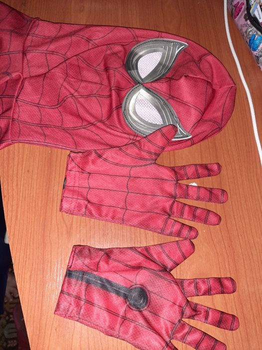 Костюм человека паука на 6-8 лет