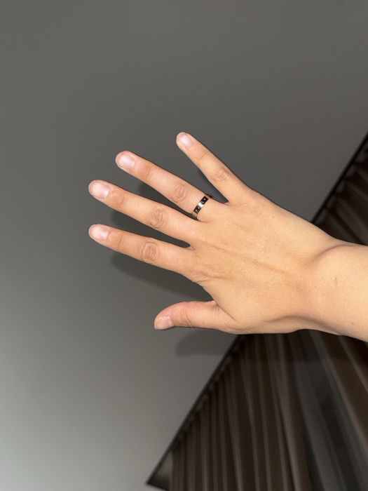 Продам кольцо Cartier love  original оригинал