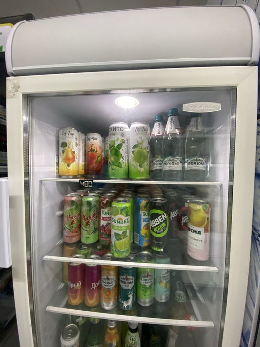 Холодильник витринный