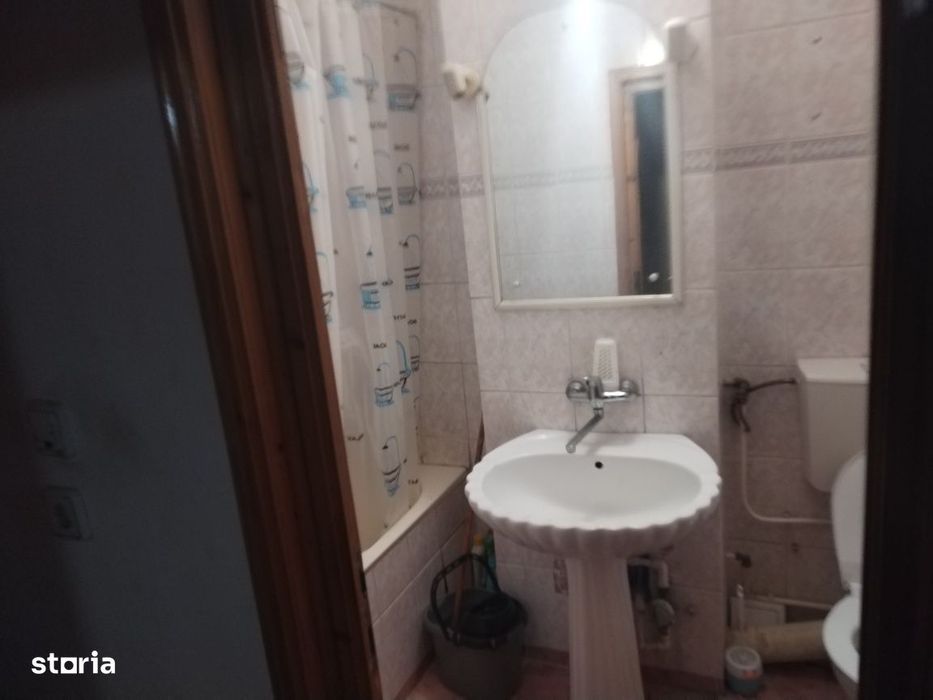 De vânzare apartament 1 camera Zona Rosiori