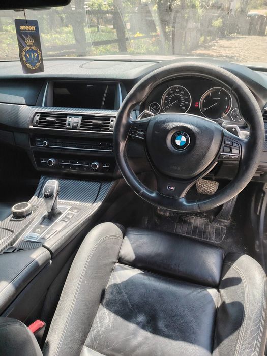 Vând BMW f 10 volan dreapta