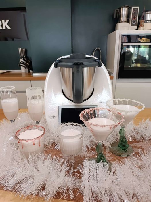 Vând termomix  TM7  nou sigilatilat!   garanție de fabrica