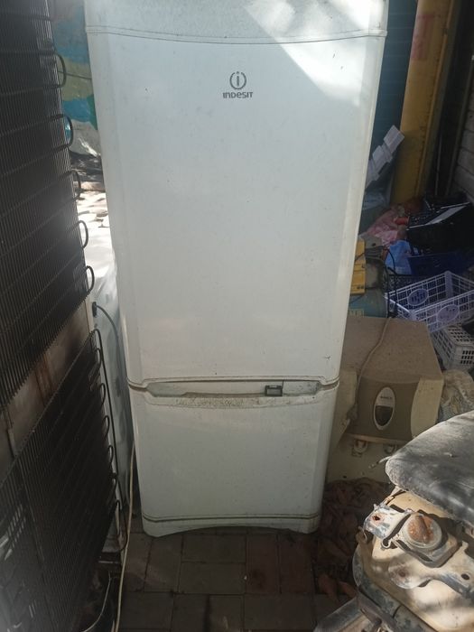 Холодильник двухкамерный