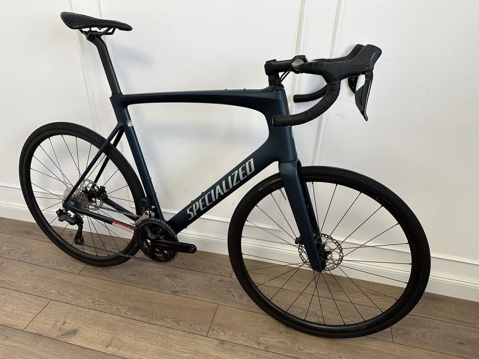 Cursiera Carbon Specialized Roubaix SL8 Comp di2 cu 2x12 speed an 2025