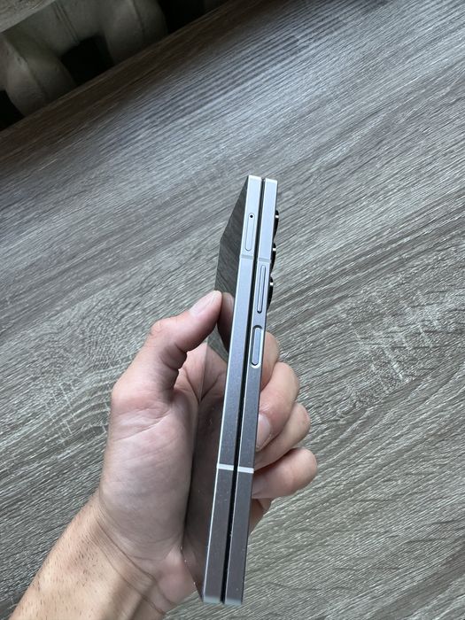 Samsung Galaxy Z Fold 6 512GB сив + подарък S pen fold