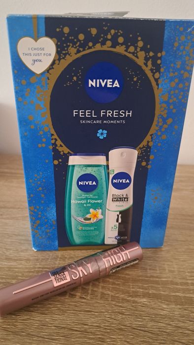 Set cosmetice Nivea si rimel Maybelline