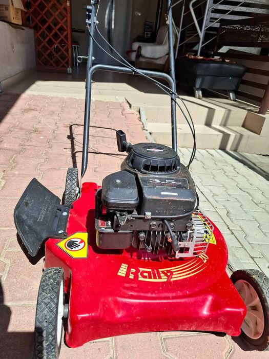 Cositoare gazon benzina 4 timpi