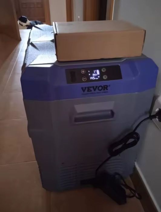 Хладилник vevor 40л.  12/220v