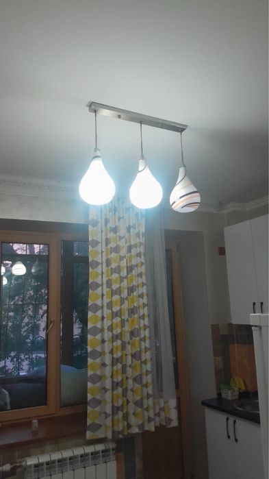 Диван, кровать, люстры