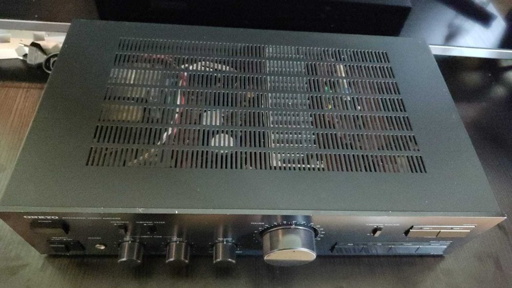 Amplificator Onkyo  A-8230 –2×80 W/8Ω,2×120 W/4Ω