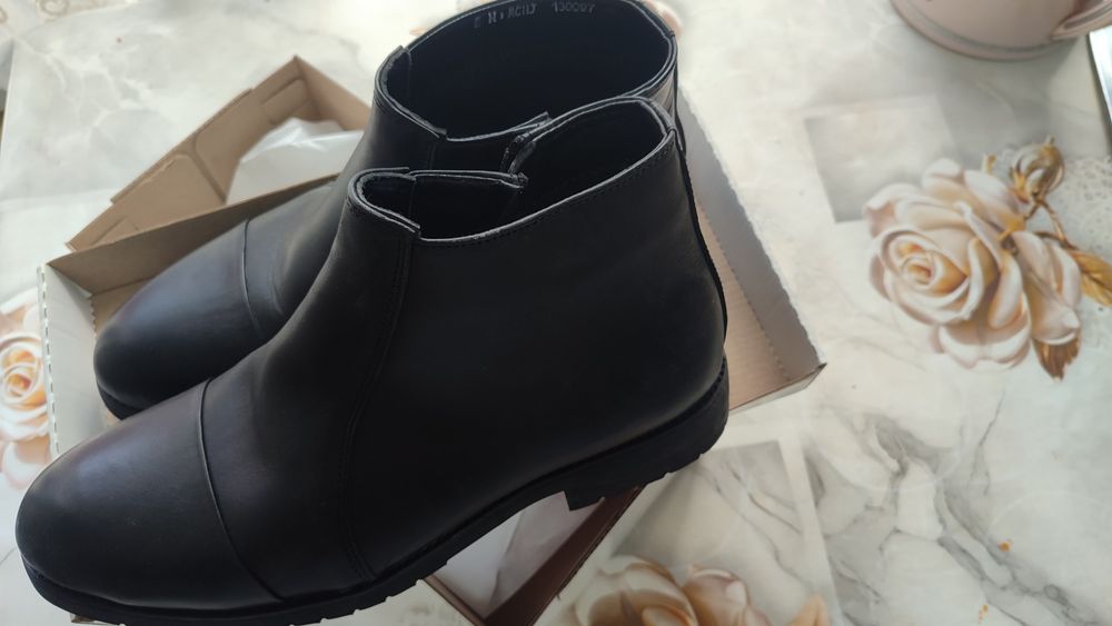 Обув  полосапожка 43 размер