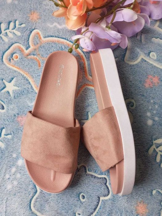 Новые тапочки р-р: 39-40