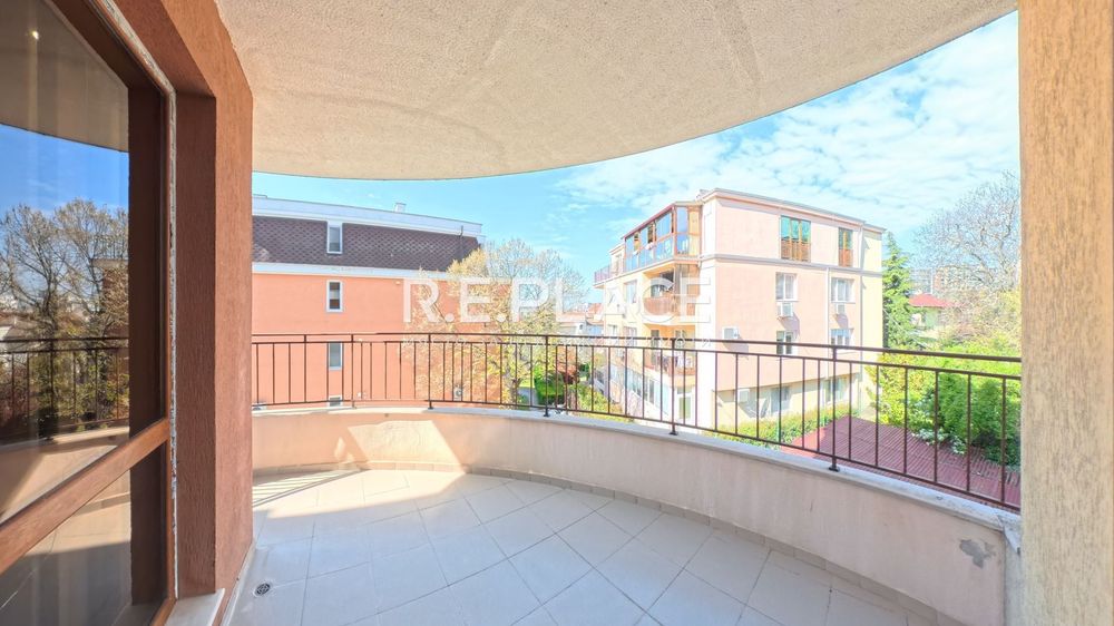 Дава се под наем Тристаен апартамент в Варна, Бриз - 140 кв.м за 1495.83 € - Снимка #4