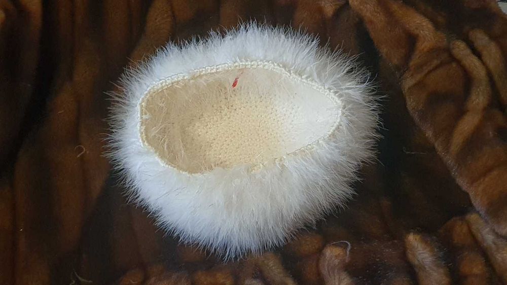 Caciula din puf lebada