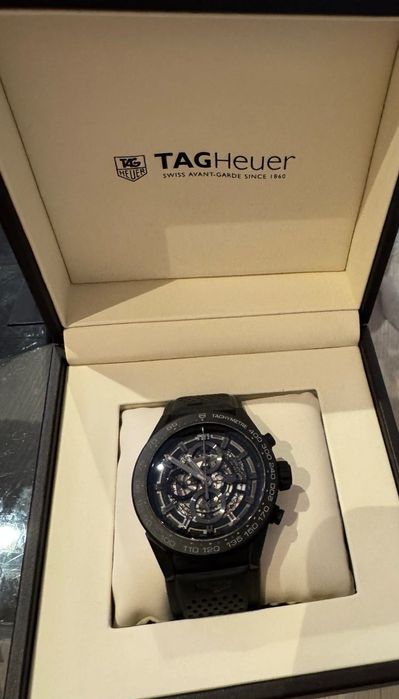 Часовник TAG HEUER 01 Skeleton