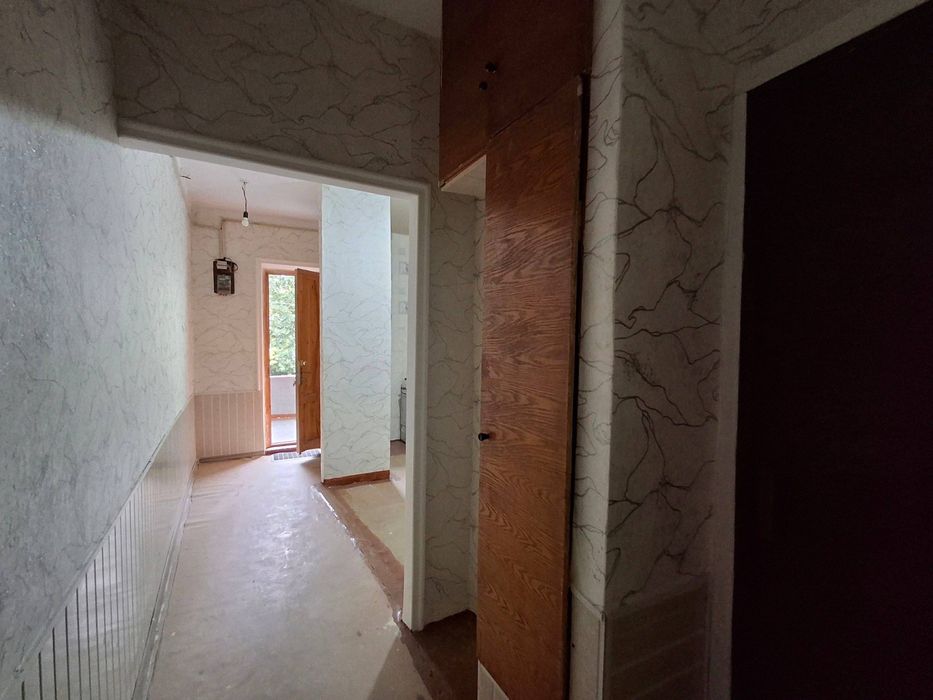 Срочно продаеться 1-комнатная квартира в городе Чирчике 9-микрорайоне