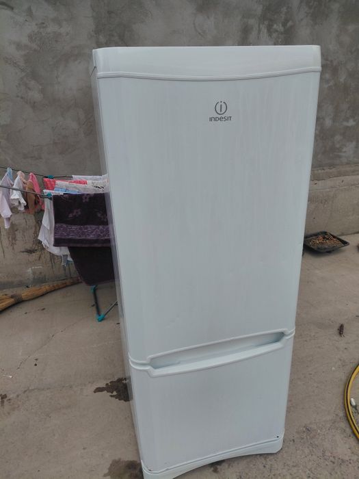 Холодильник Индезит рабочая Доставка есть