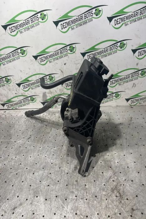 Pompa servodirectie mecanica A 006 466 76 04 Mercedes-Benz E-Class