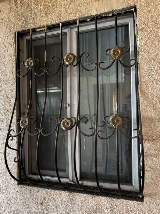 Пластиковые окна с решетками