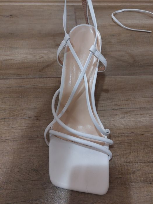 Дамски сандали на ток