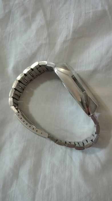 Ръчен часовник с батерия