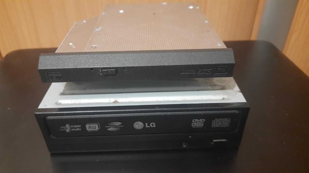 Doua unitati optice dvd-rw PC/LAPTOP 50lei unitatea.