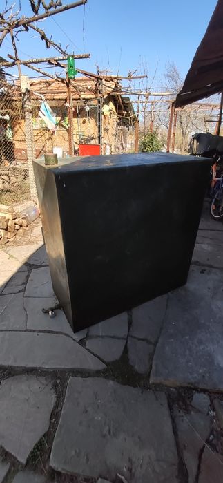 Метална цистерна