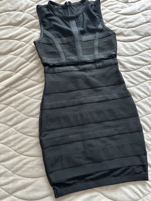 Черна дамска рокля