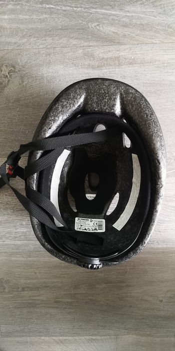 Casca de protecție, genunchiere, cotiere si palmare de protectie