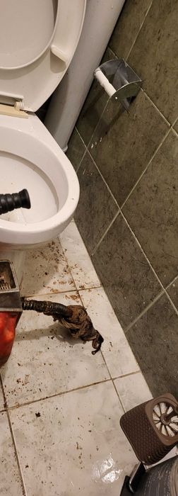 Спешен авариен ремонт на канализация и ревизионни шахти в София