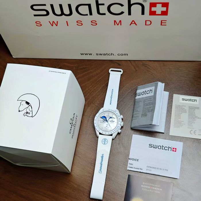 Omega x Swatch Snoopy