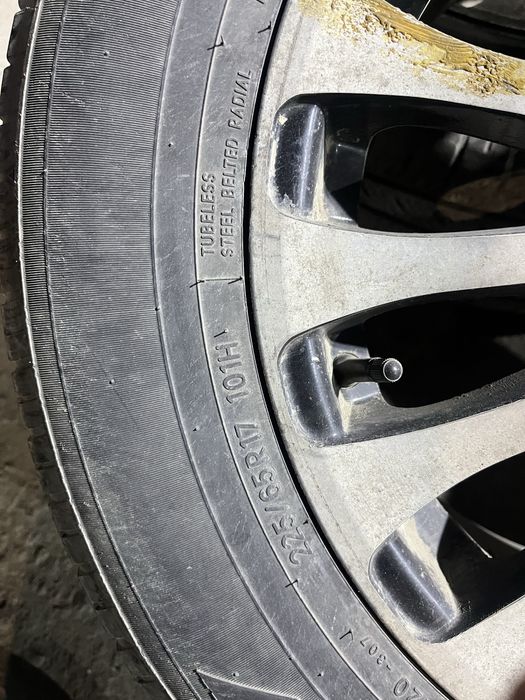 Диски R17 5х114.3 + резина