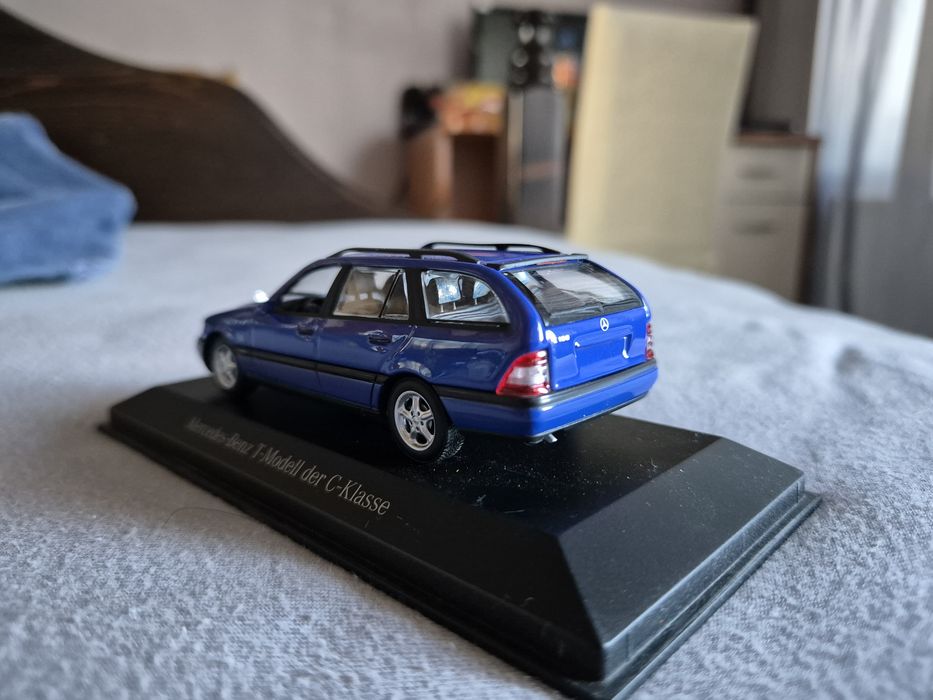 Mercedes C class w202 1/43 minichamps метална количка колекционерска
