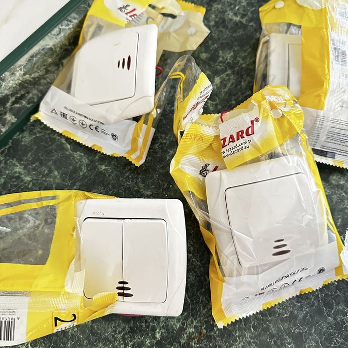 Продам включатели и розетки