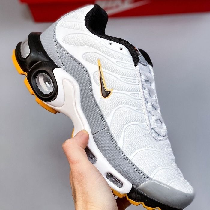 Спортивные кроссовки Nike Tn