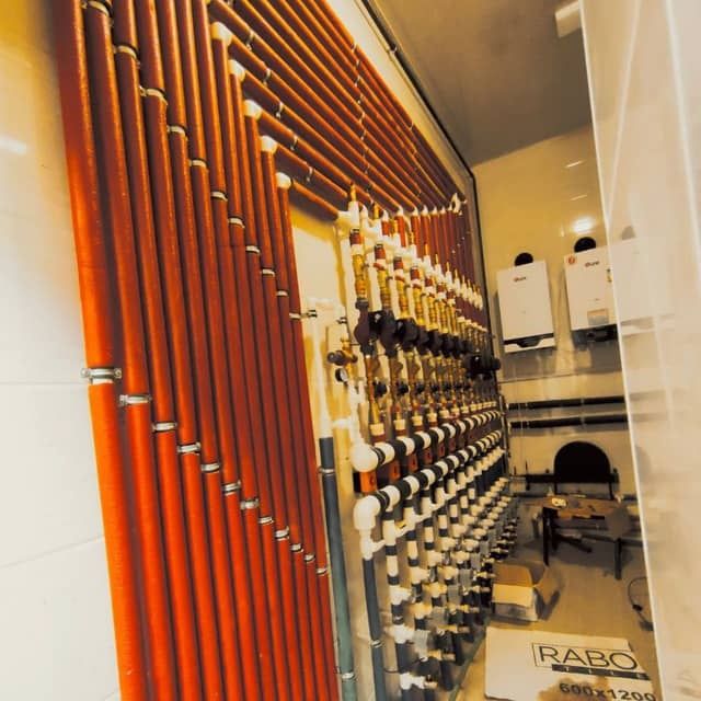 Сантехник слесарь