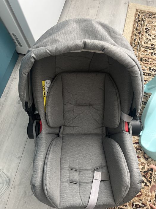 Продам Автокресло и подарок