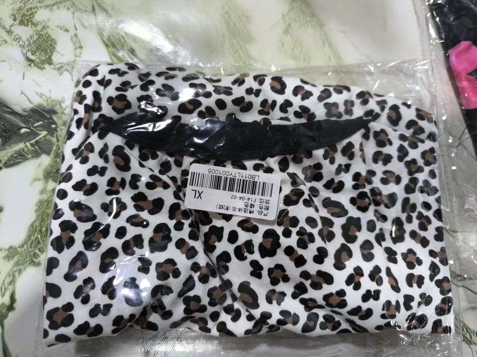 Продам одежду для кошек и собак